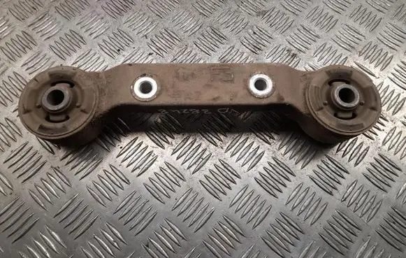 Engine mount bracket