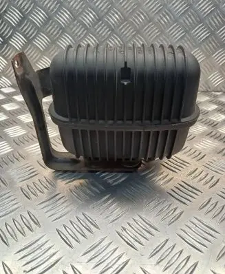 Audi A4 S4 B7 8E 8H Vacuum air tank 8E0129955