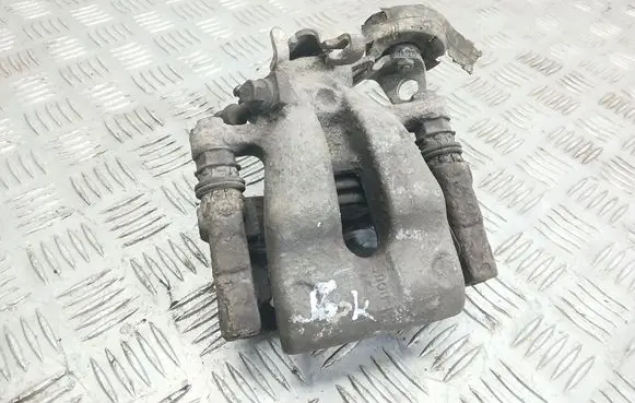 Opel Zafira A Rear brake caliper