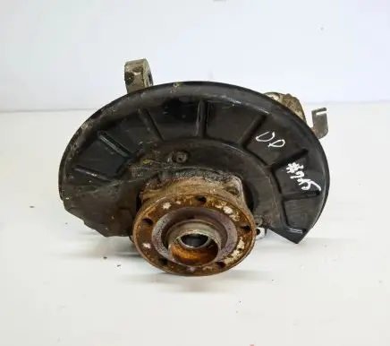 Volkswagen PASSAT B7 Front wheel hub