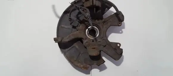 Volkswagen Golf V Front wheel hub