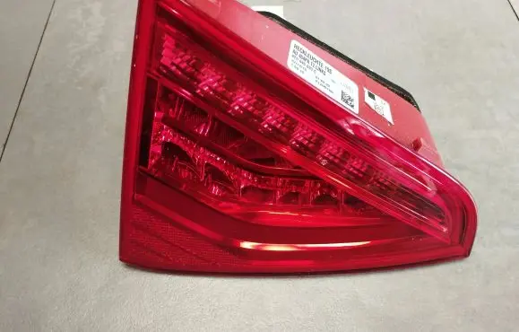 Audi A5 Sportback 8TA Tailgate rear/tail lights 8T0945093C