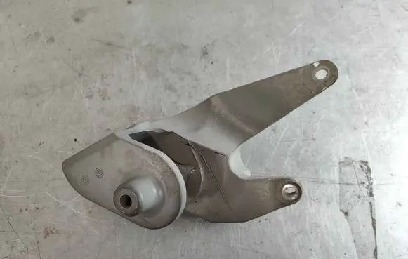 Tesla Model S Engine mounting bracket 107775100A