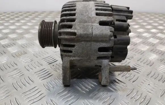 Skoda Fabia Mk2 (5J) Generator/alternator 06F903023E