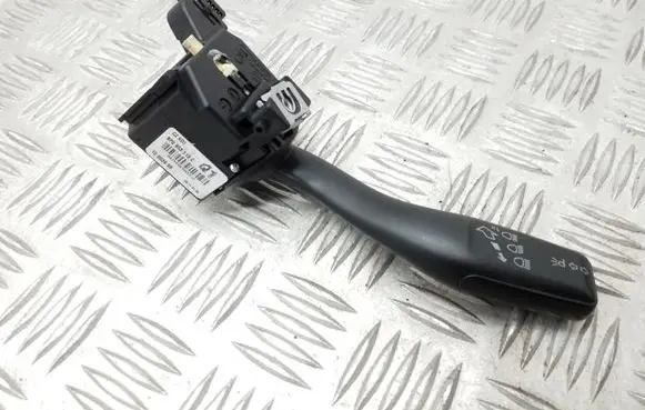 Audi A3 S3 A3 Sportback 8P Indicator stalk 8P0953513C