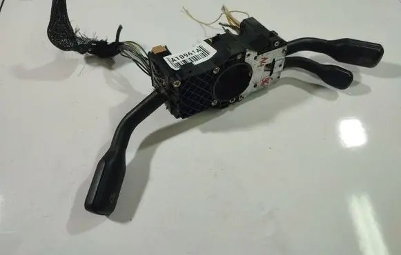 Audi A4 S4 B5 8D Wiper turn signal indicator stalk/switch 4D0953513