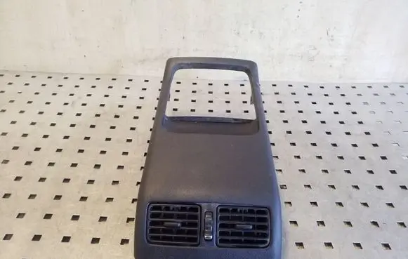 Nissan X-Trail T31 Rear air vent grill 687944P000