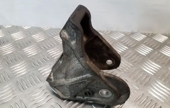 Mitsubishi ASX Engine mounting bracket