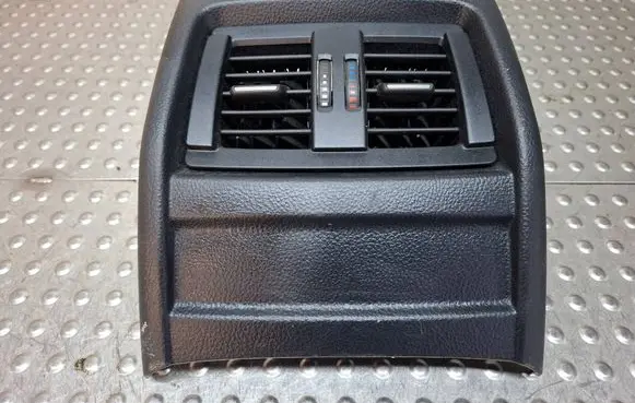 BMW 3 F30 F35 F31 Rear air vent grill S26372972 9218908 9265350