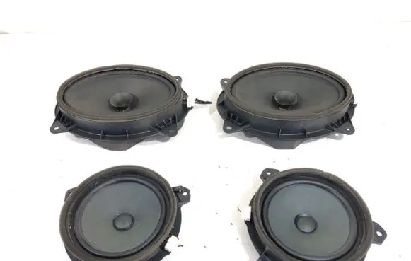 Toyota Avensis T270 Audio system kit 