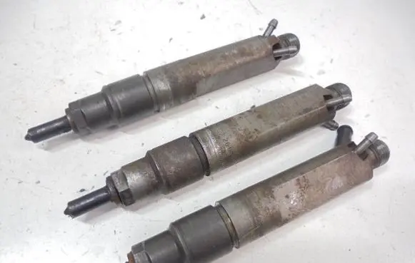 Volkswagen PASSAT B5 Fuel injector 028130201T