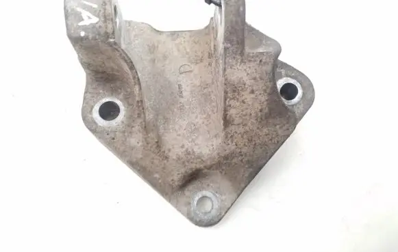 Nissan Qashqai Engine mounting bracket 11332JD700