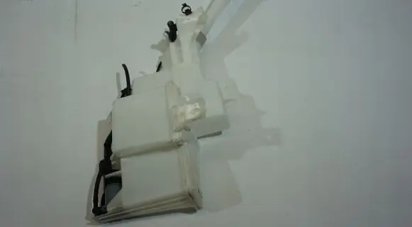 Nissan Qashqai J12 Windshield washer fluid reservoir/tank 