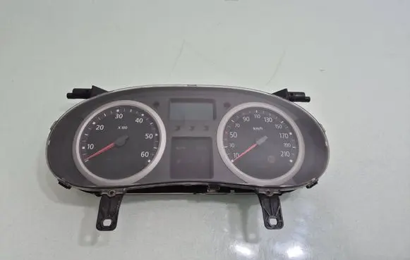 Opel Vivaro Speedometer (instrument cluster) P8201297586F