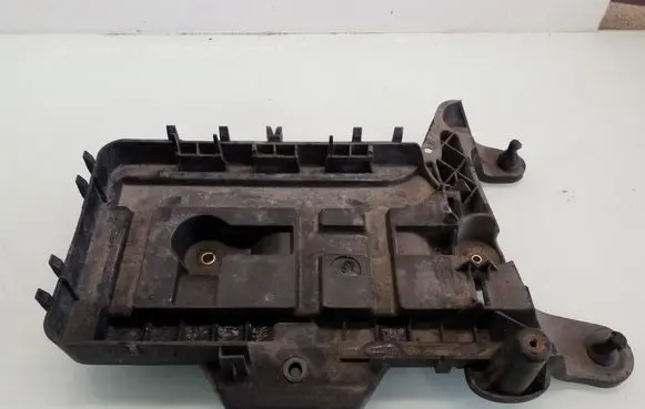 Volkswagen Touran I Battery tray 1K0915333B