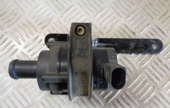 Volkswagen Golf VI Electric auxiliary coolant/water pump 1K0965561F
