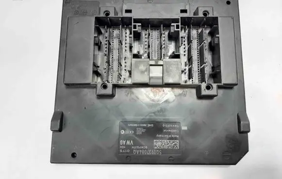 Volkswagen Golf VII Central body control module 5Q0937084AQ