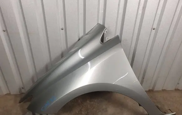Toyota Auris E180 Fender