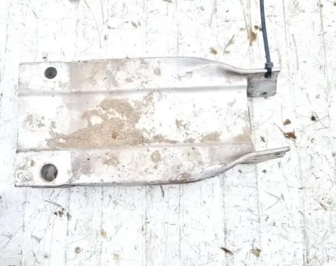 Mercedes-Benz C AMG W204 Front bumper mounting bracket a2046200995