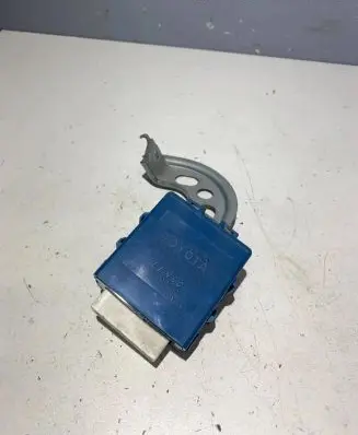 Toyota Yaris Door control unit/module 859800D050
