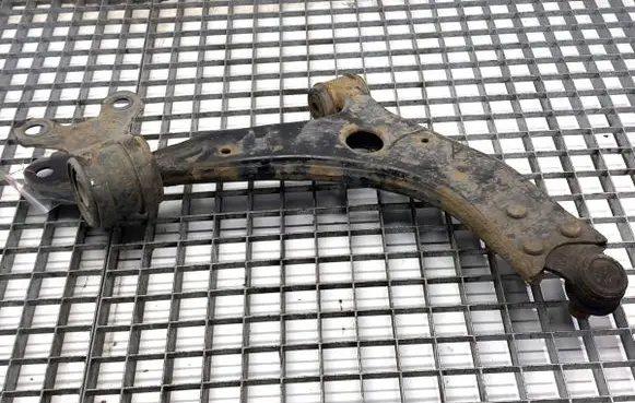 Ford Focus Front control arm BV613A262AAA