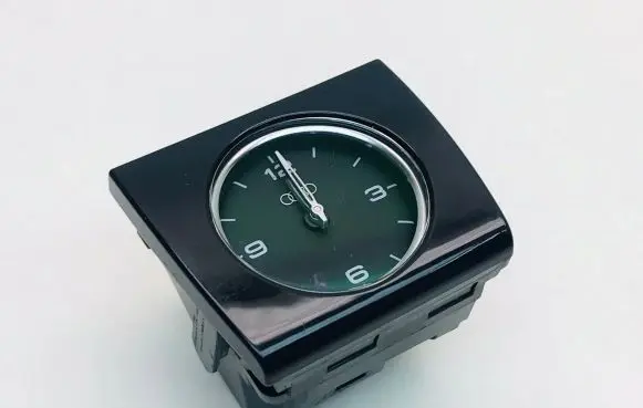 Audi A8 S8 D4 4H Clock 4H0919204