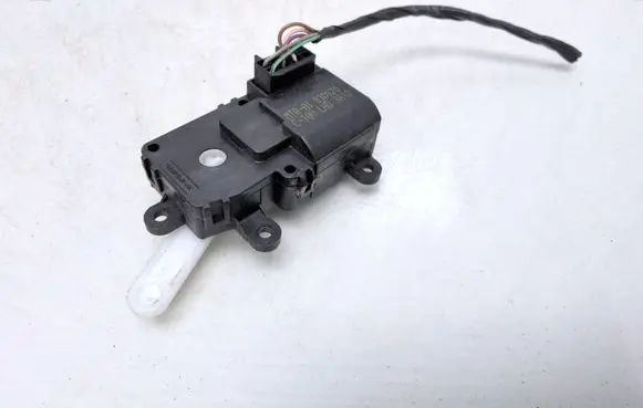 Chevrolet Captiva Air flap motor/actuator 830970
