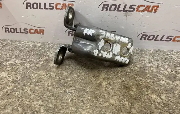 Jaguar S-Type Front door upper hinge 003A5A