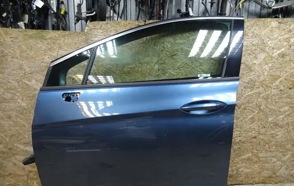 Opel Astra K Front door