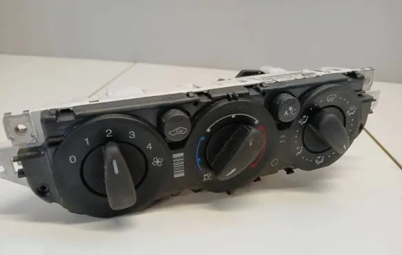 Ford Focus Climate control unit 7M5T19980BD E1066383
