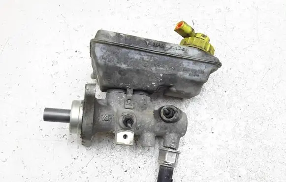 Volkswagen Sharan Master brake cylinder 7m3611303