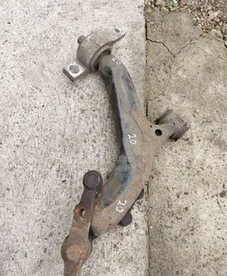 Lexus IS 220D-250-350 Front lower control arm/wishbone