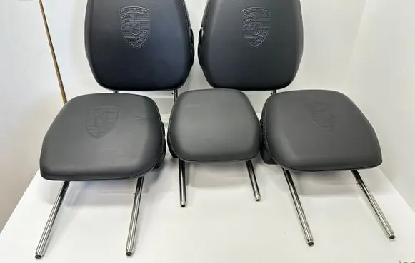 Porsche Cayenne (92A) Front seat headrest PORSCHELOGO