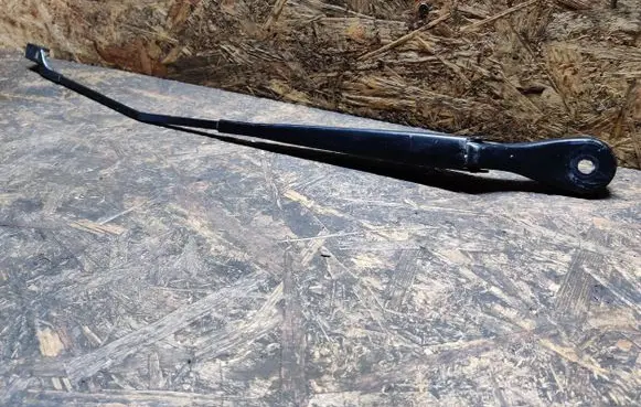 BMW 2 F45 Front wiper blade arm 7335962