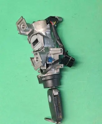 Volkswagen Golf V Ignition lock 1K0905851B
