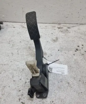 Audi A3 S3 8L Accelerator throttle pedal 0281002342