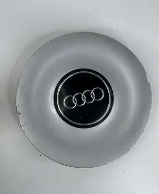 Audi A6 S6 C4 4A Original wheel cap 4A0601165