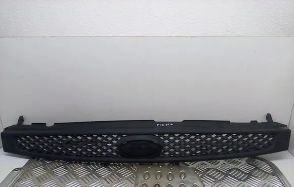 Ford Fiesta Front grill 2S618200