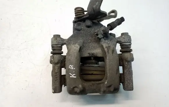 Volkswagen Jetta VI Rear brake caliper