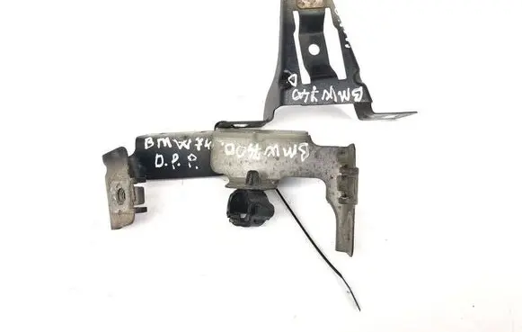 BMW 7 F01 F02 F03 F04 Fender mounting bracket