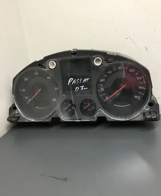 Volkswagen PASSAT B6 Speedometer (instrument cluster)