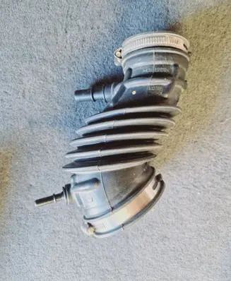 Ford Ecosport Air intake hose/pipe GN159R504BC