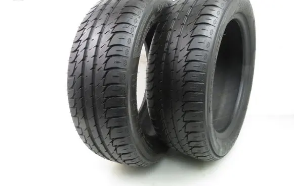 Volkswagen Golf V R16 summer tire