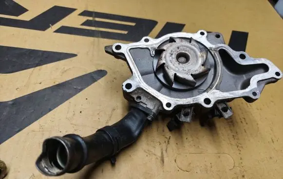 Jeep Grand Cherokee (WJ) Water pump