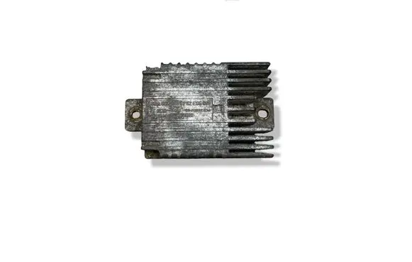 Mercedes-Benz C W202 Fan control module A0275457732 E5001002