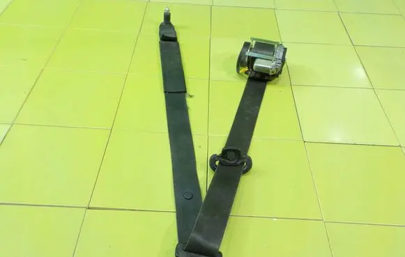 Opel Combo D Front seatbelt 2008018 XP138