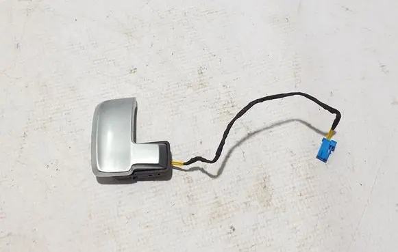Steering wheel buttons/switches