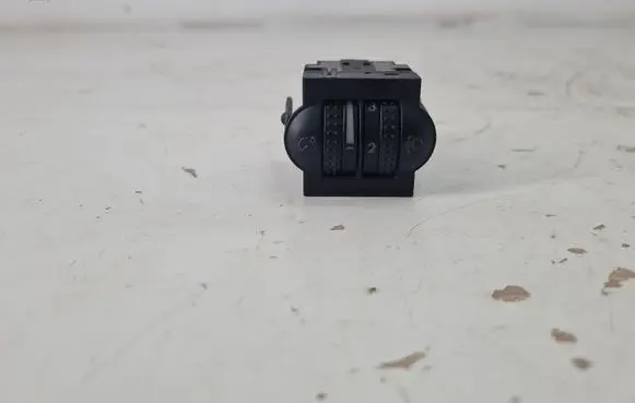 Volkswagen PASSAT B5 Headlight level height control switch 3B0941333A