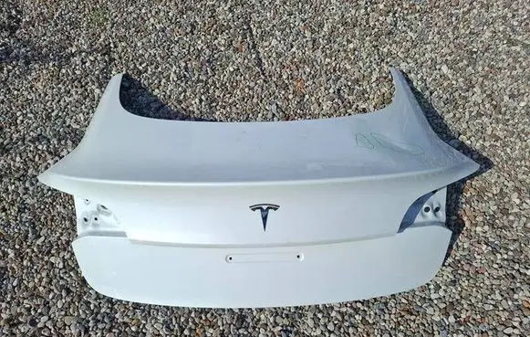 Tesla Model 3 Tailgate/trunk/boot lid