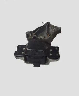 Volkswagen Touran I Engine mount bracket 1K0199555